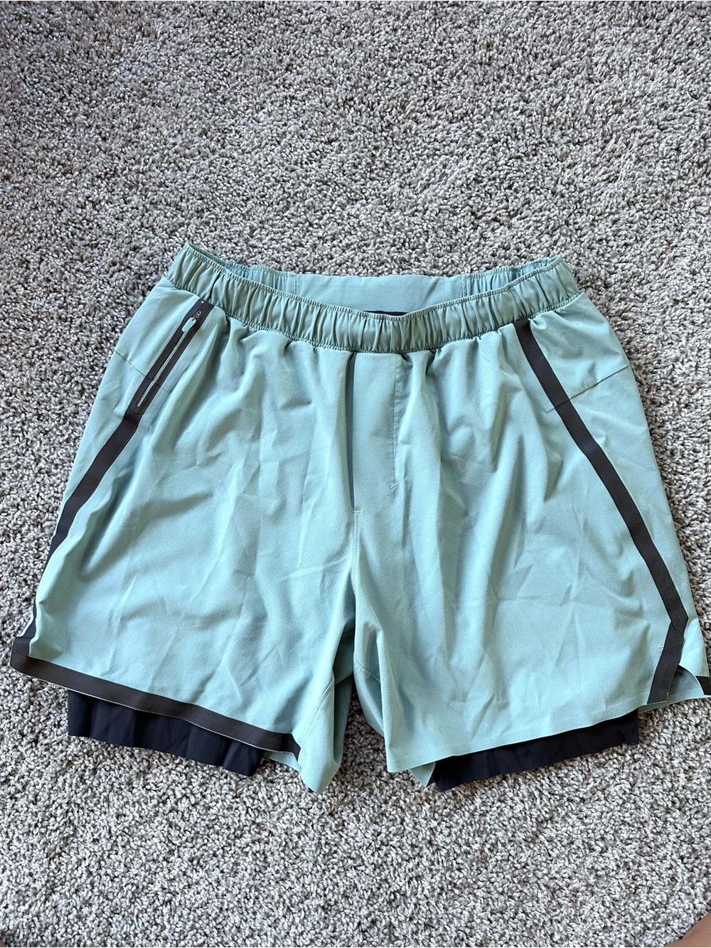 Men’s Lululemon Teal Surge Lined Athletic Shorts Size Large